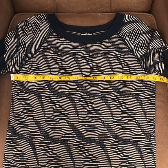 Giorgio Armani Crewneck Short Sleeves size 48 - Picture 4 of 7